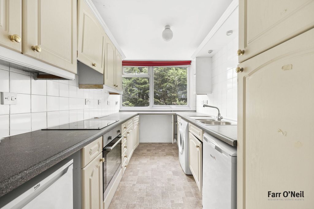 Property photo 3 of 16 Photo 10