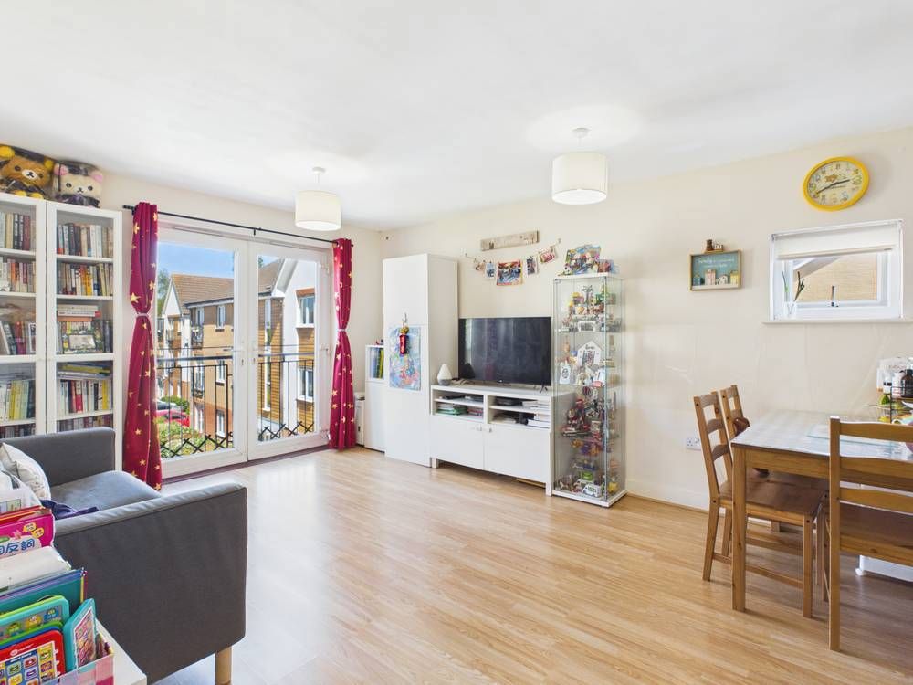 Property photo 2 of 15 Giraffe360-Still022