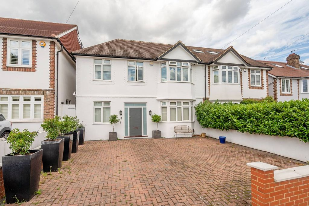 Property photo 2 of 16