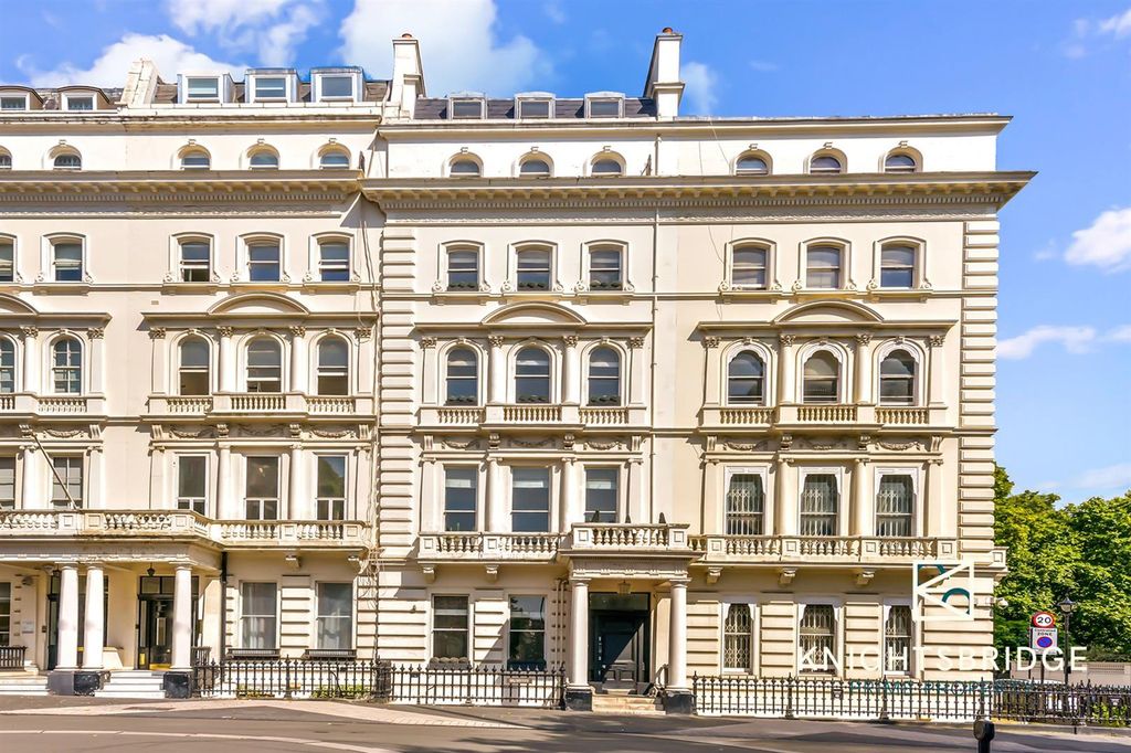 Property photo 1 of 35 Princes Gate (1).Jpg
