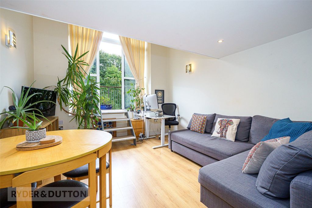 Property photo 2 of 12 Open Plan Living