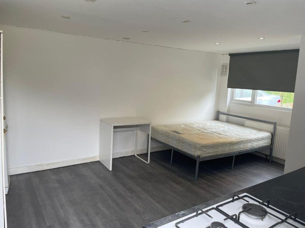 Property photo 1 of 3