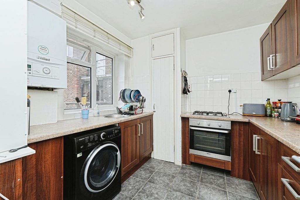 Property photo 3 of 20 Pbox-Img.Jpg
