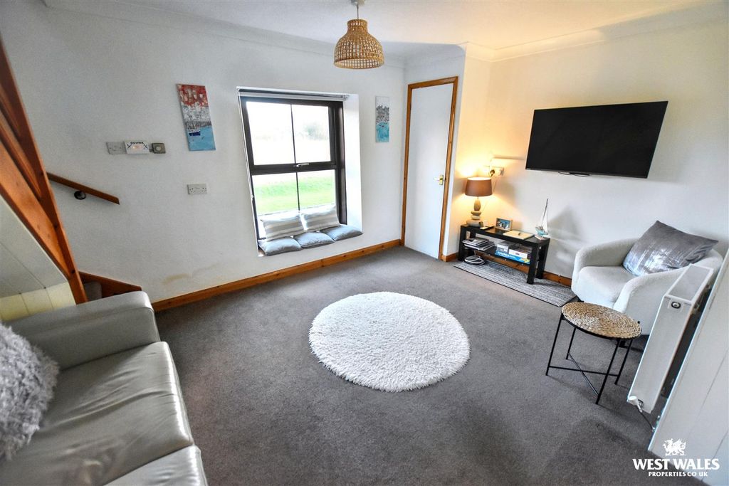 Additional image 5 of 3 bed flat for saleEnfield Road, Broad Haven, Haverfordwest SA62