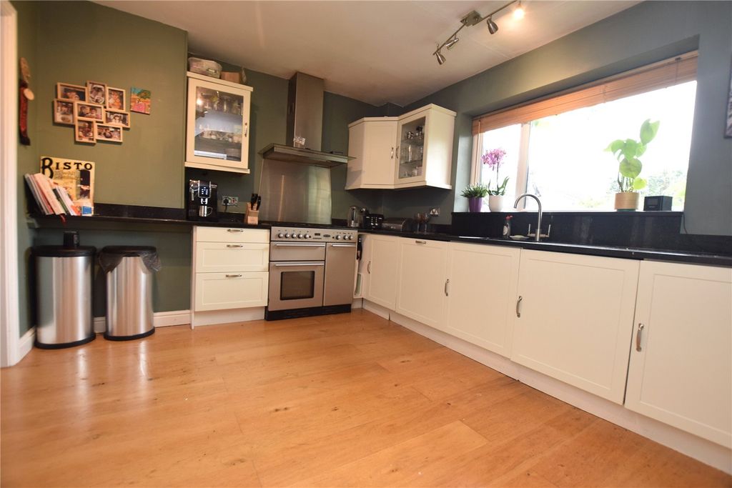 Property photo 3 of 19 Picture No. 06