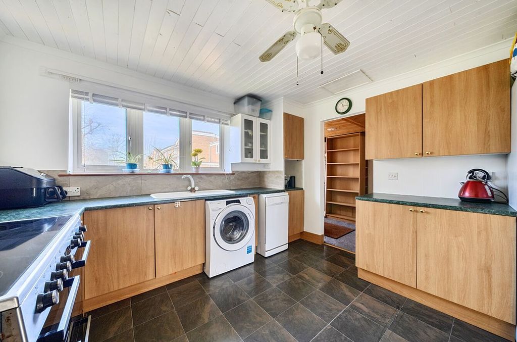 Property photo 2 of 19 14212581269A582Fe00A77