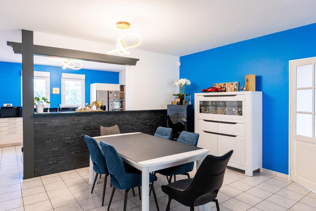 Property photo 2 of 21