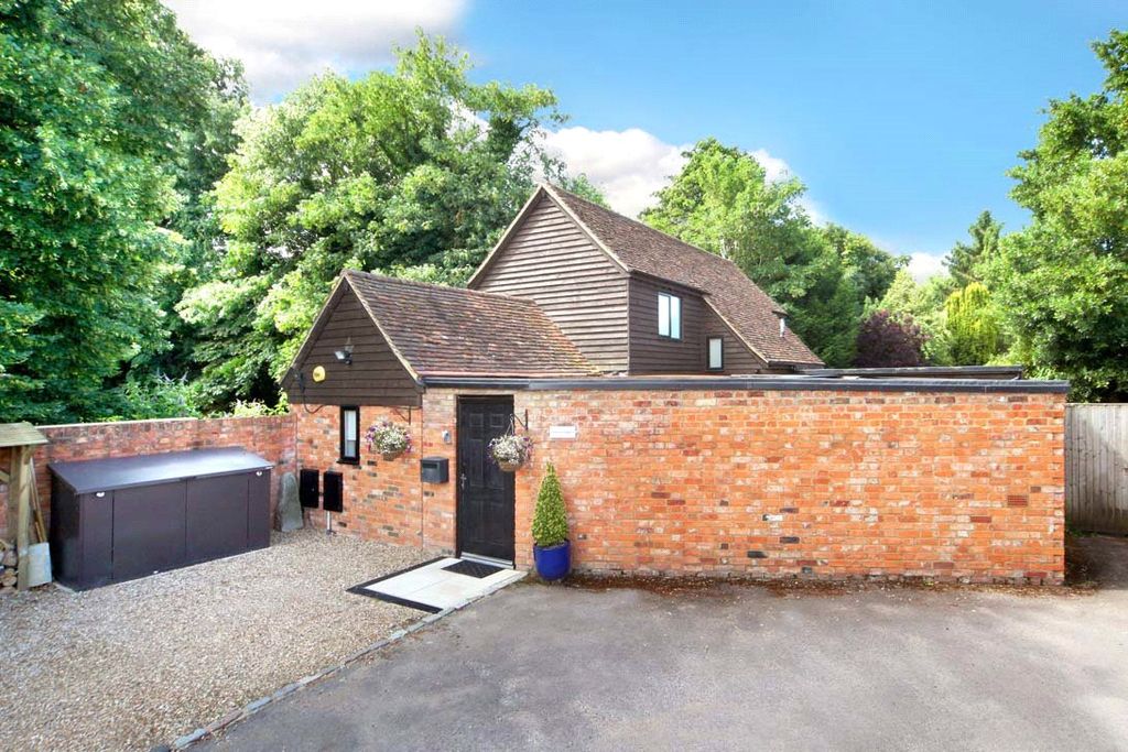 Property photo 1 of 13 External