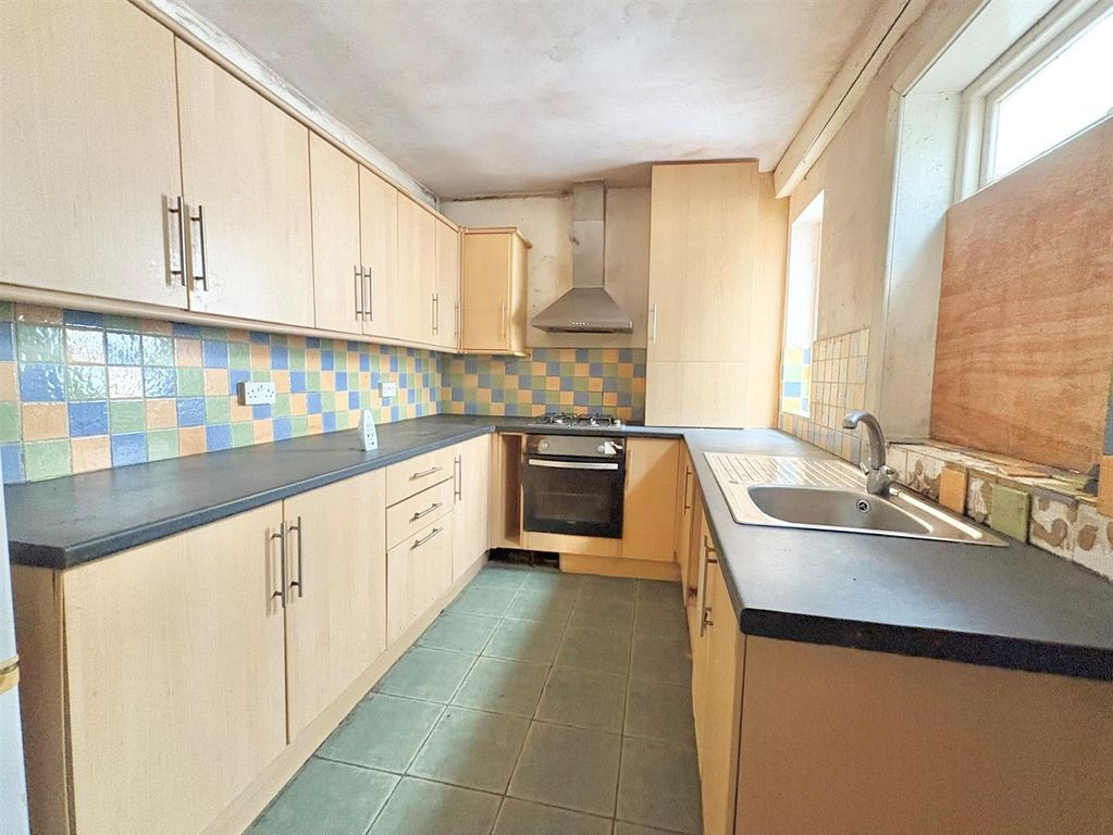 Property photo 3 of 4 Kitchen.Jpg