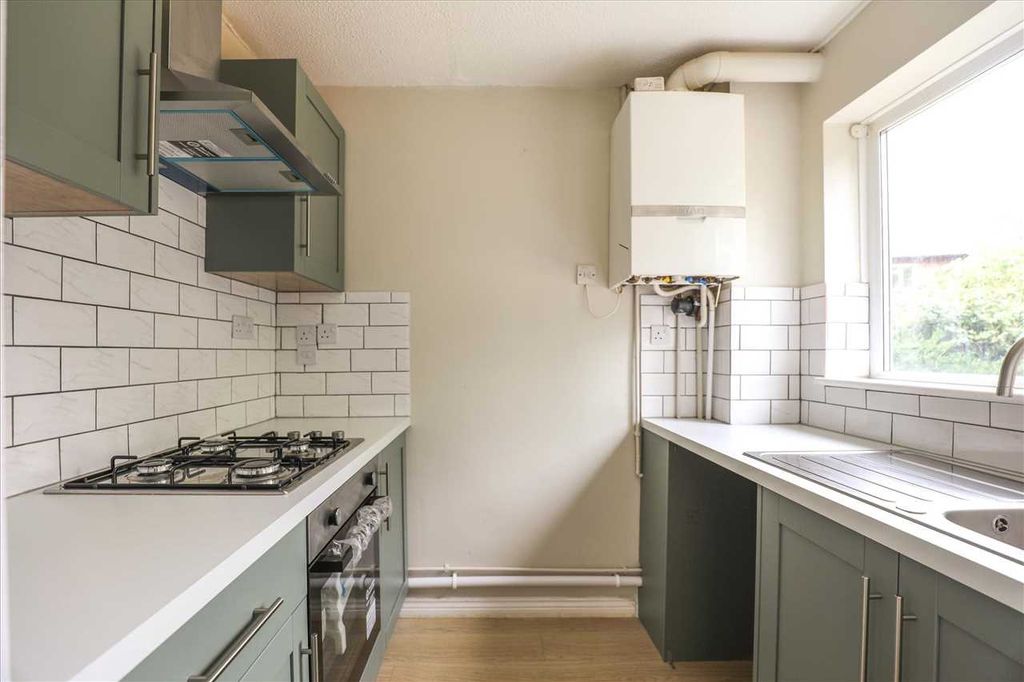 Property photo 3 of 5 Kitchen