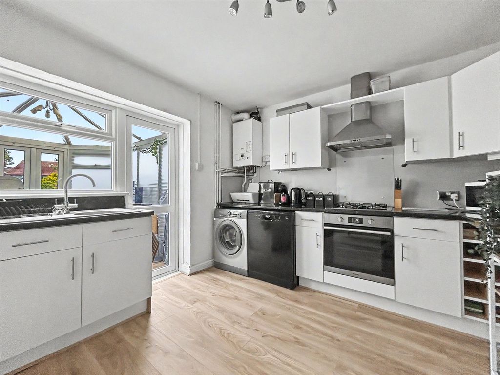 Property photo 3 of 17 Picture No. 16