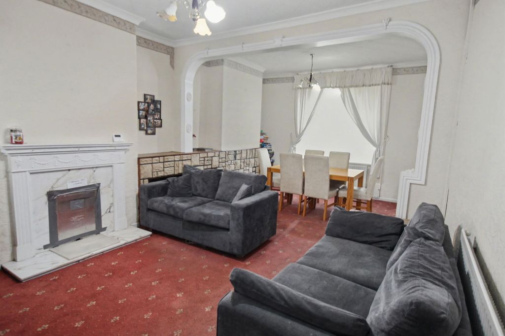 Property photo 2 of 14