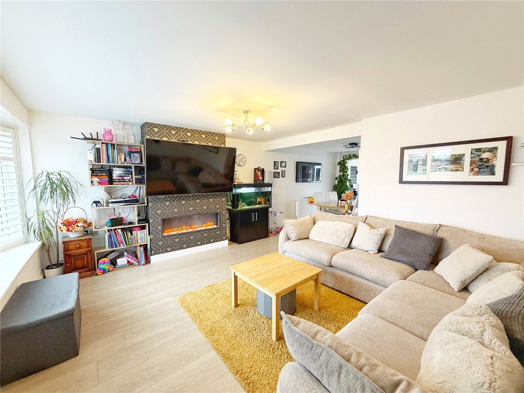 Property photo 2 of 24 Picture No. 14