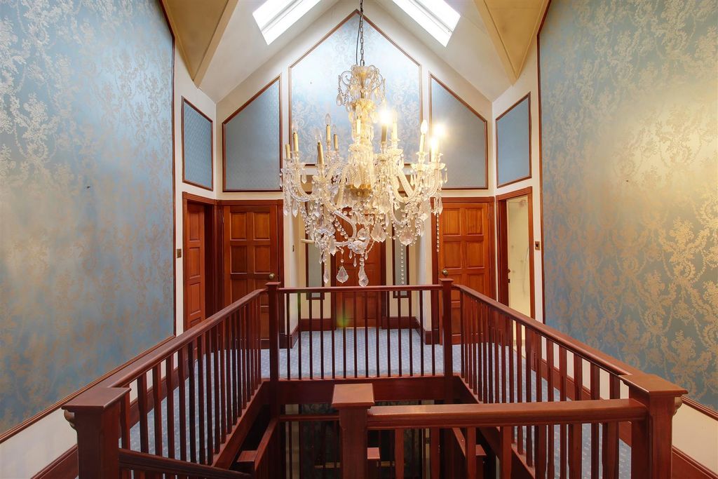 Property photo 2 of 22 Img_9721-Img_9723.Jpg