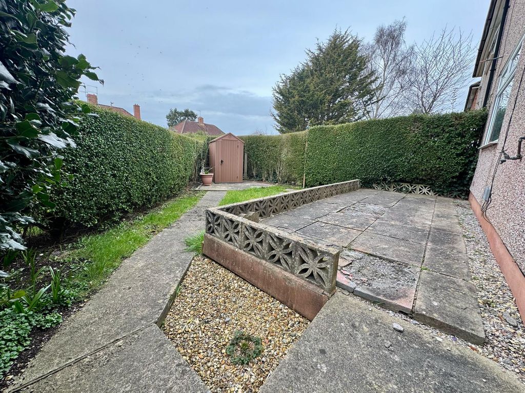 Property photo 3 of 16 Garden And Patio