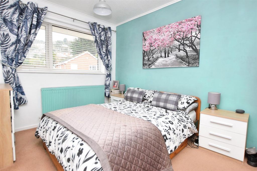 Property photo 3 of 18 Bedroom 1.Jpg