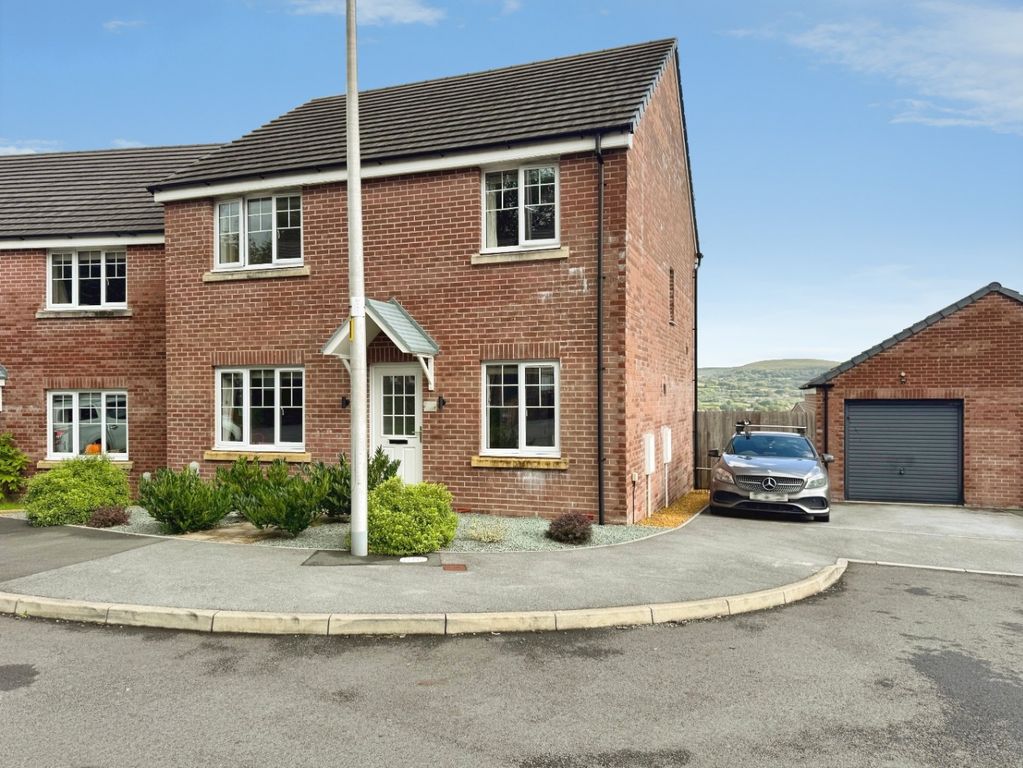 Property photo 2 of 42 5477663