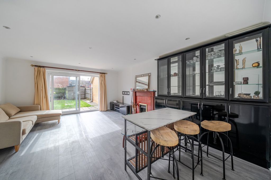 Property photo 2 of 21 1422797-3-69A6dab...