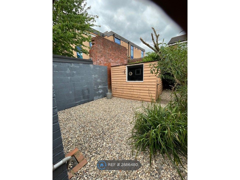 Property photo 1 of 14 Garden Flat