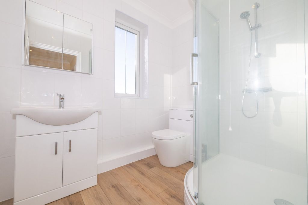 Property photo 3 of 12 Picture 3