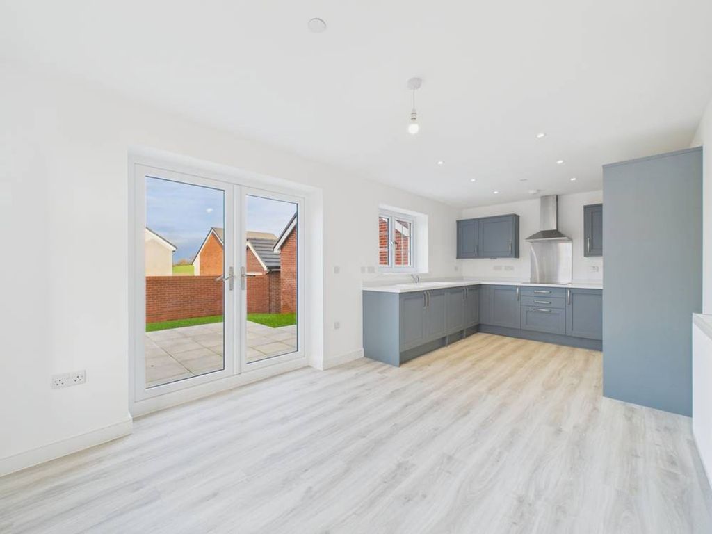 Property photo 2 of 34