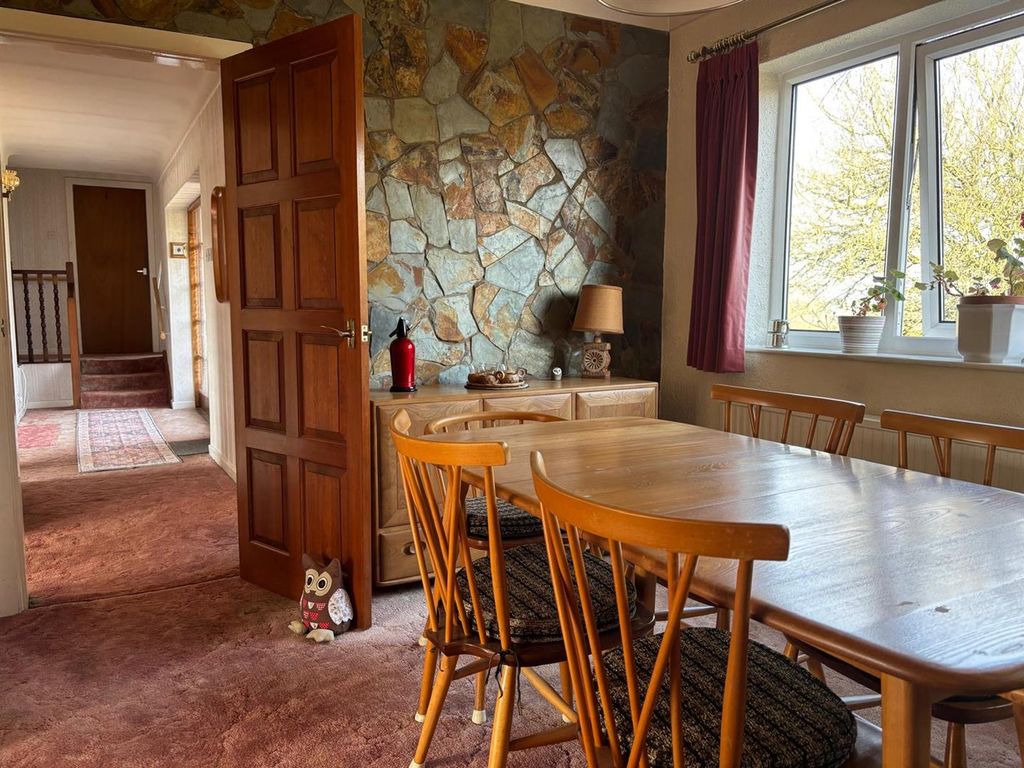 Property photo 3 of 15 Dining Room