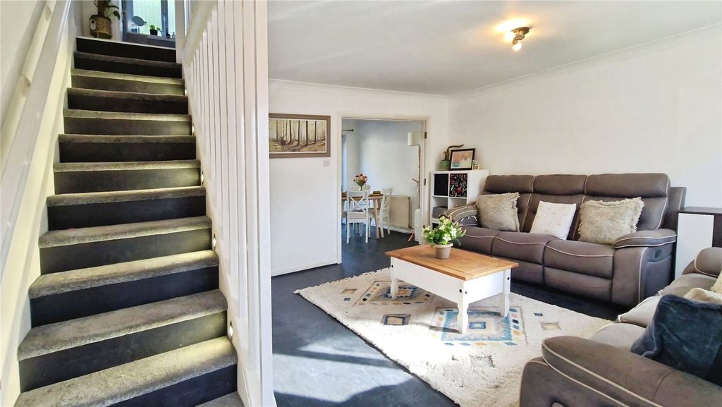 Property photo 3 of 19 Picture No. 24