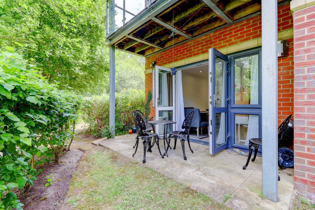 Property photo 3 of 17 Picture No. 12