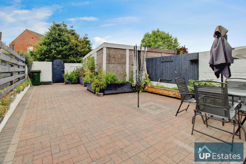 Property photo 3 of 18