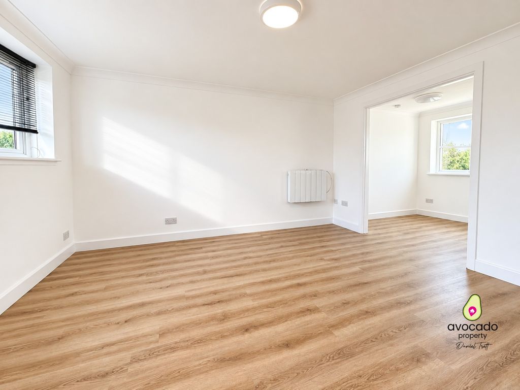 Property photo 2 of 12 5429283