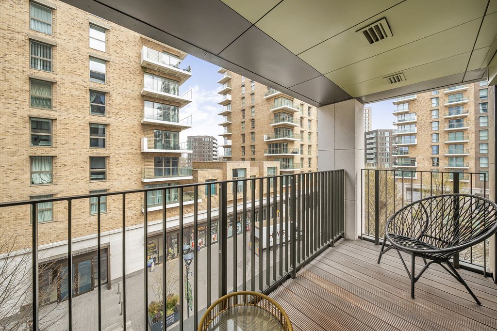 Property photo 3 of 19 Balcony