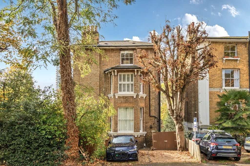 Property photo 1 of 20 External