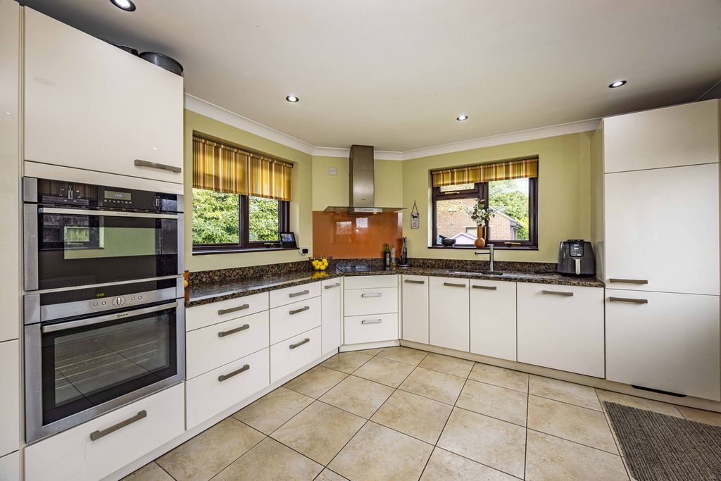 Property photo 3 of 17