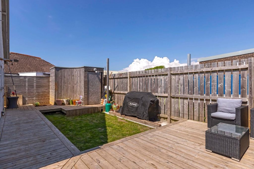 Property photo 3 of 16 Lancing Park_16.Jpg