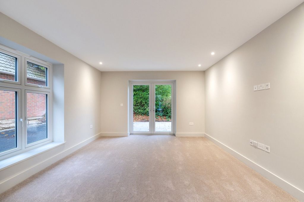 Property photo 3 of 14 Picture No. 30