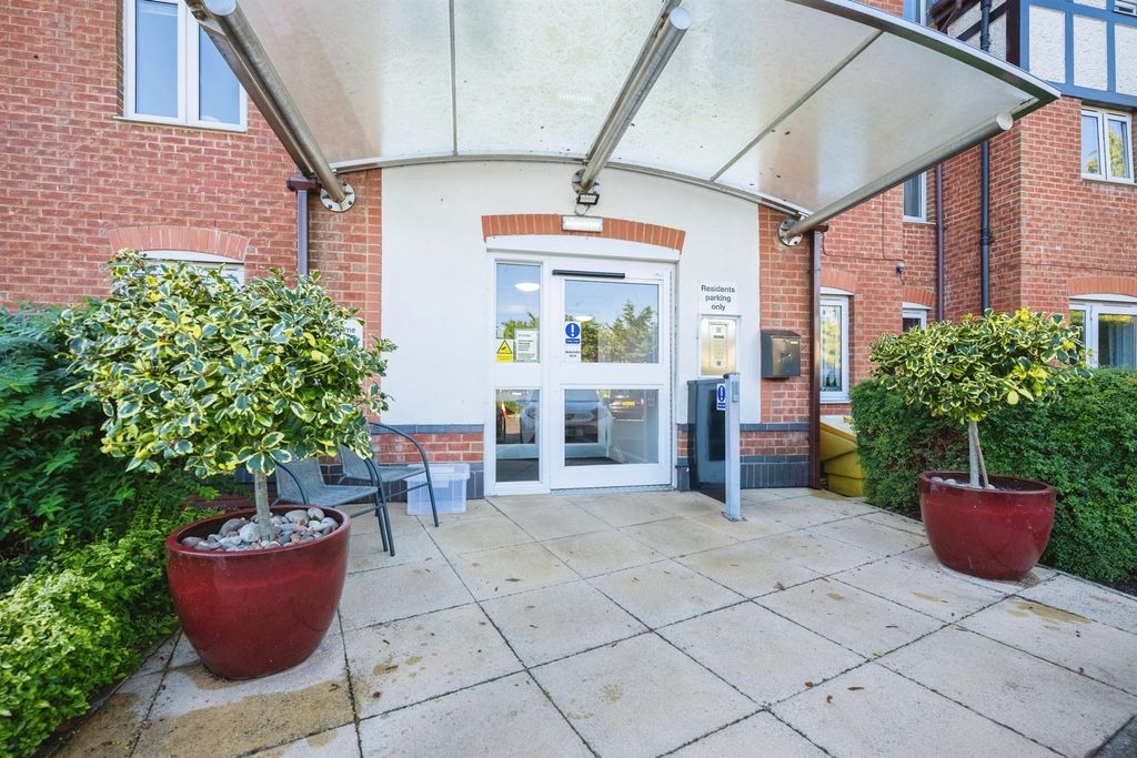 Property photo 2 of 14