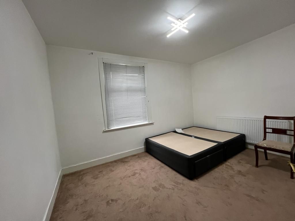 Property photo 3 of 8 Gallery