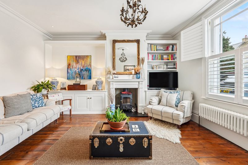 Property photo 3 of 31 Lounge