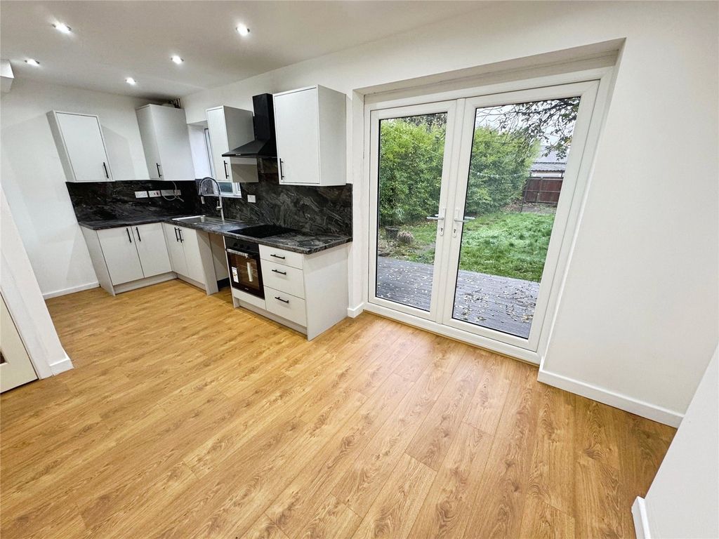 Property photo 2 of 8 Picture No. 05