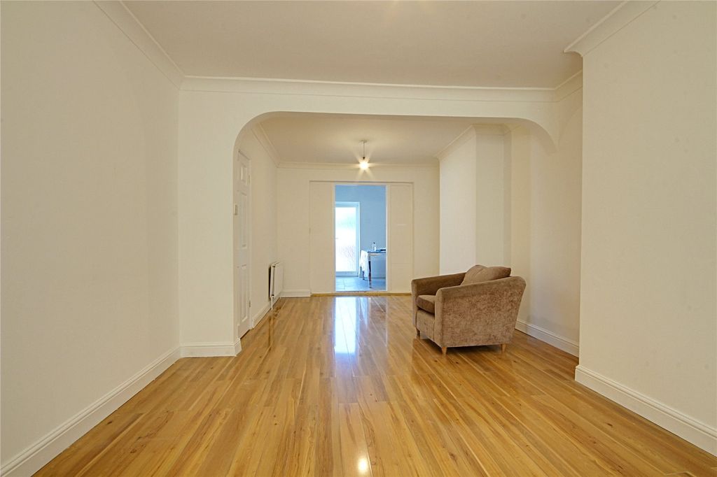 Property photo 3 of 12 Picture No. 13