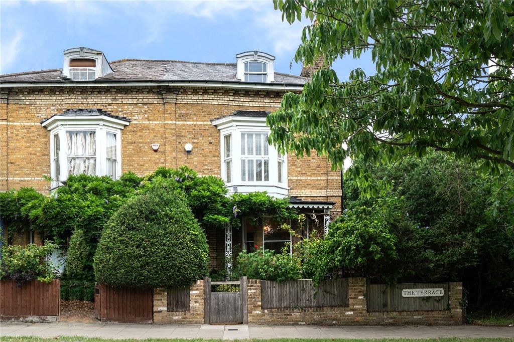 Property photo 1 of 25 Front Facade