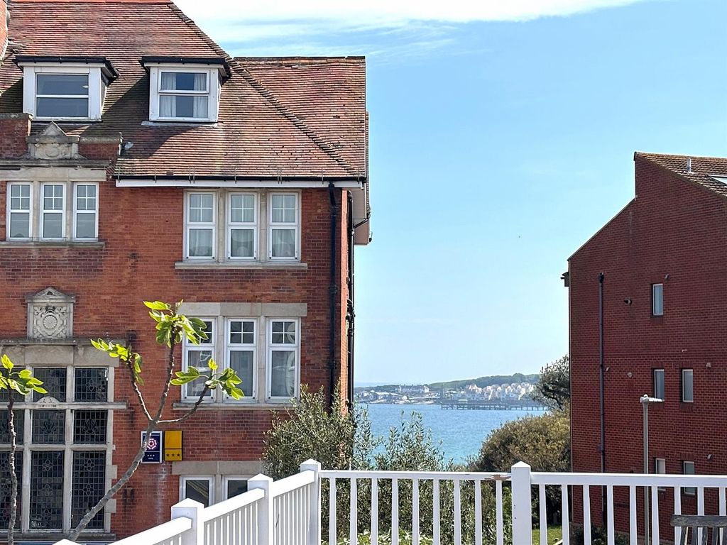 Property photo 2 of 15 4334 Balconyseaview.Jpeg