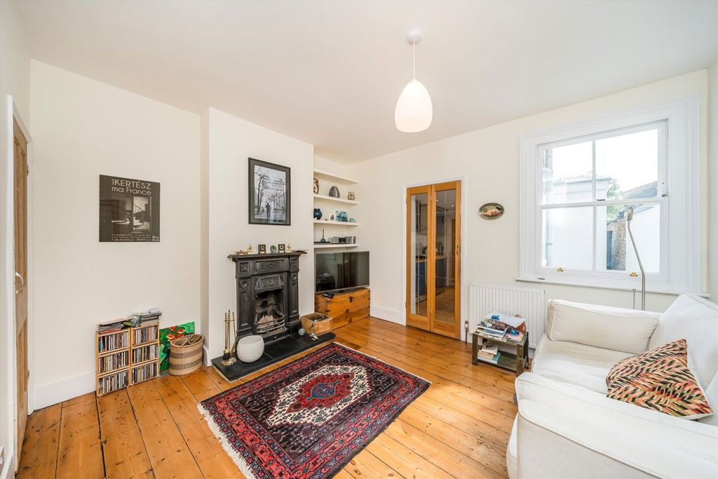 Property photo 2 of 8