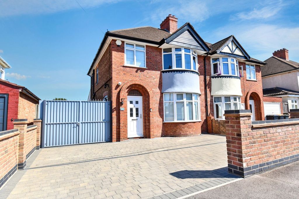 Property photo 1 of 29