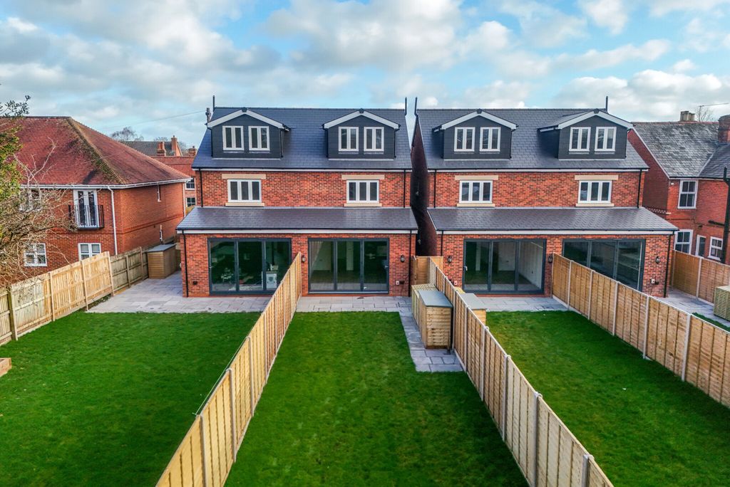 Property photo 1 of 37 Picture No. 50