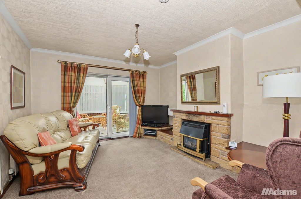 Property photo 2 of 31