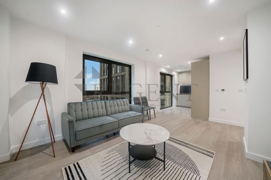 Property photo 1 of 20 (Main)