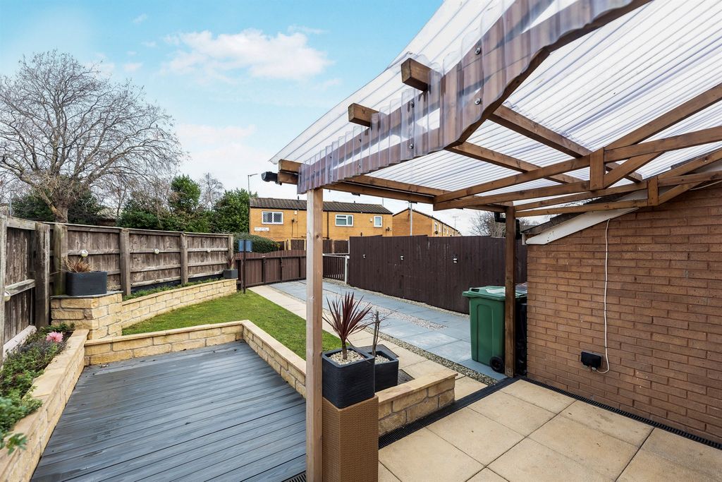 Property photo 2 of 16