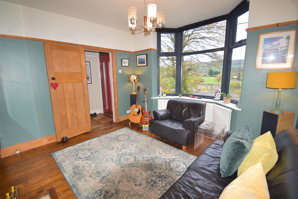 Property photo 3 of 21 Sitting Room