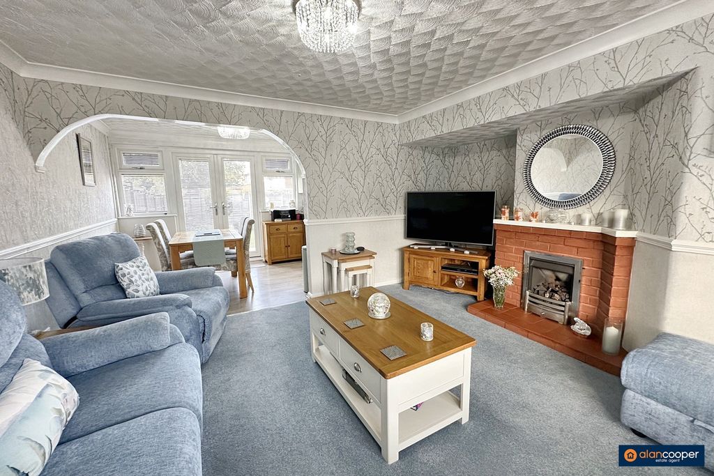 Property photo 3 of 18 4063444